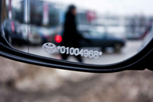 Auto spoguļu marķēšana